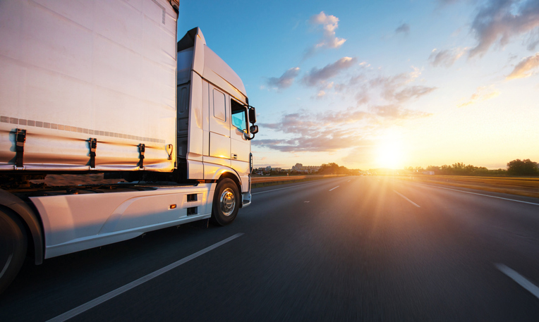 Can Trucks Drive in the Left Lane in Oklahoma?